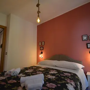 Varennahouse Lory Varenna